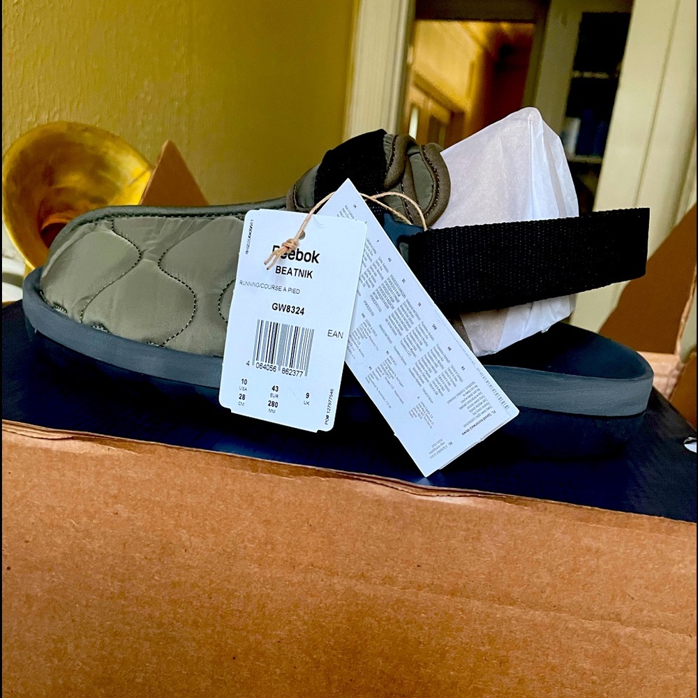 Ordered two pairs by mistake! Sold out in the US so come and get them. Brand New